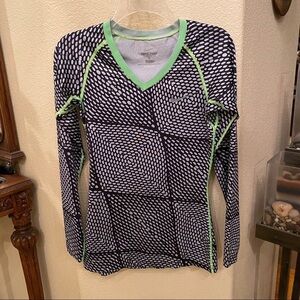 NIKE Fitted V-Neck Long Sleeve Top Size Small